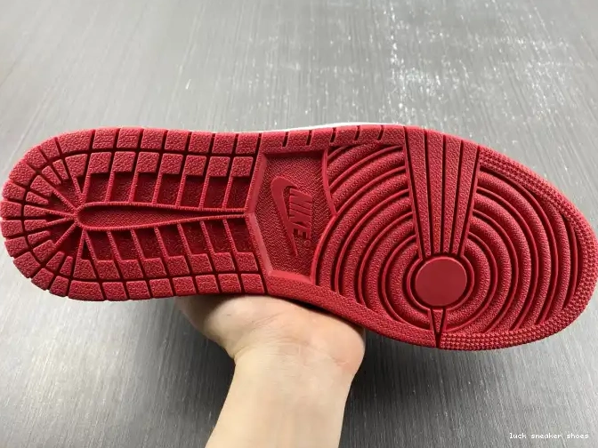 Rep LUCY Air Retro Low Jordan 705329-600 Chicago 1 0526
